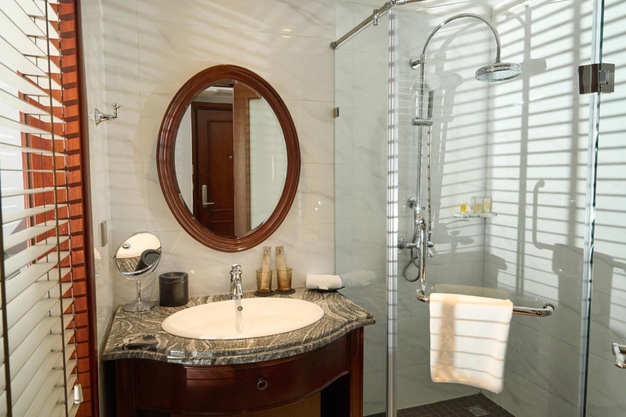 La Sinfonia Majesty Hotel And Spa Ханой Екстериор снимка